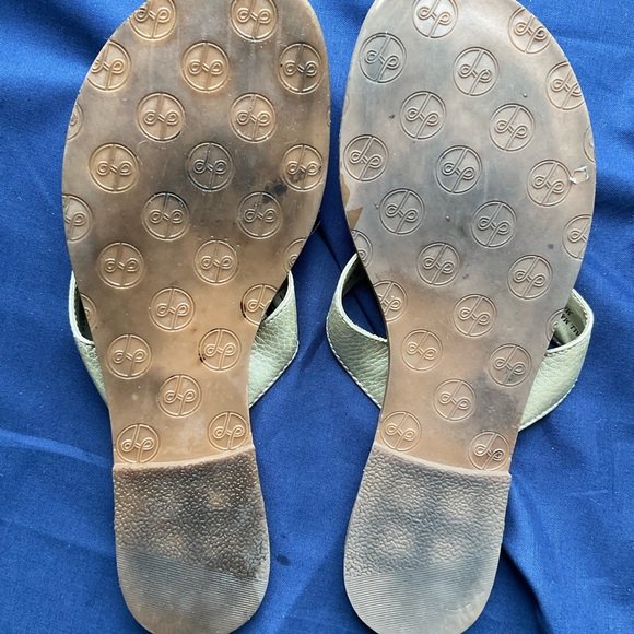 Lindsay Philips Switchflops-two pair with 7 sets of snaps. - Picture 6 of 7